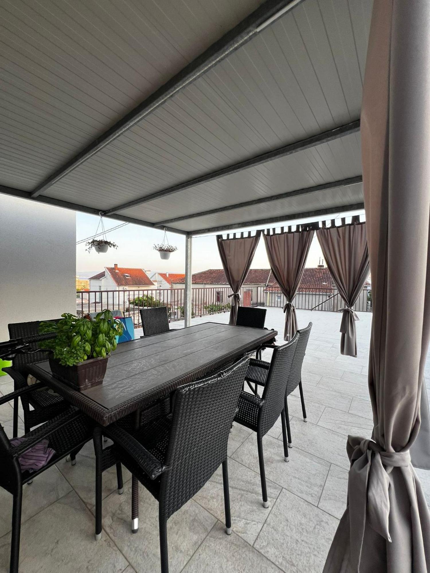 Apartmani Mila Подстрана Экстерьер фото
