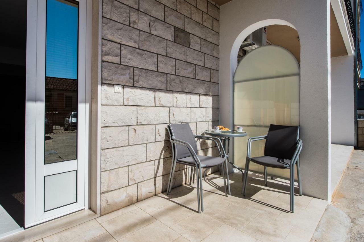 Apartmani Mila Подстрана Экстерьер фото